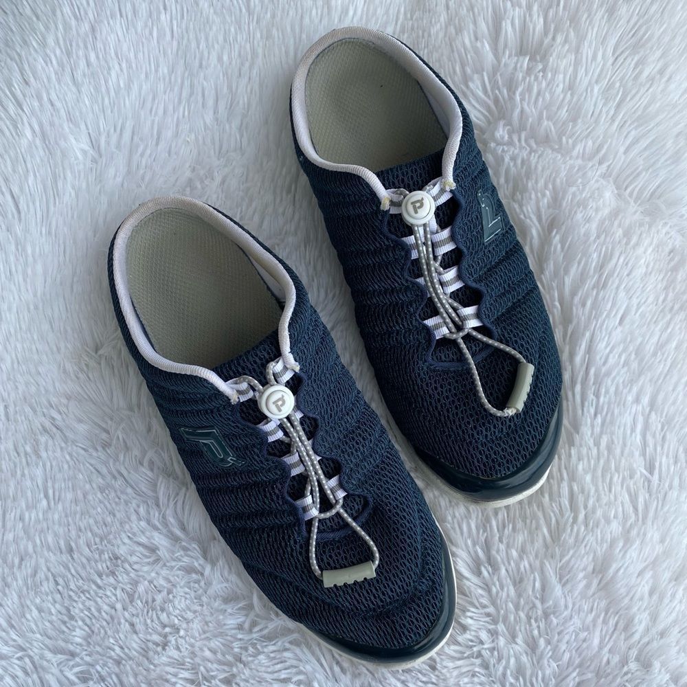 Propet Travel Walker Slides Size 8.5